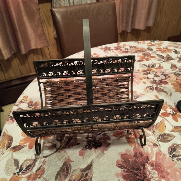 Vintage Magazine Rack - Picture 2 of 7